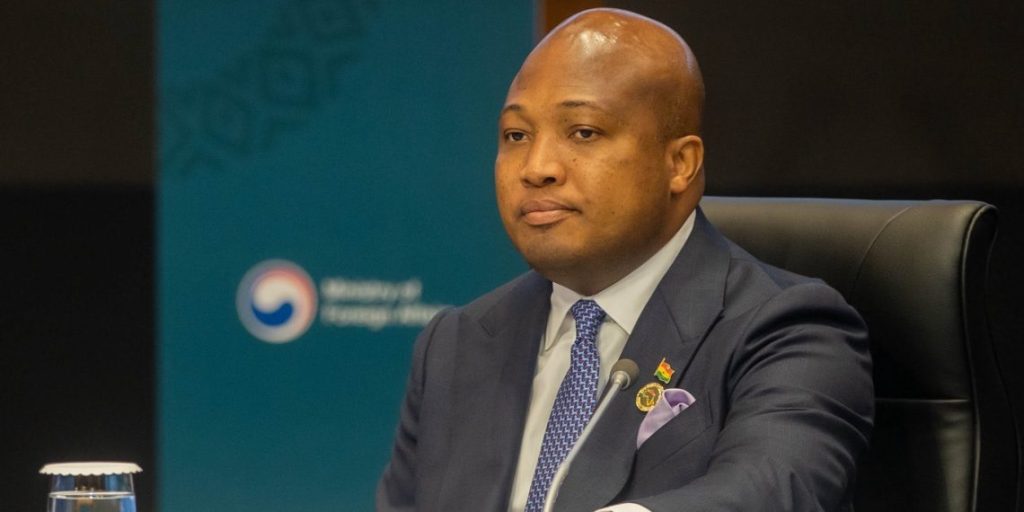 Ghana repatriates 327 nationals stranded in Côte d’Ivoire